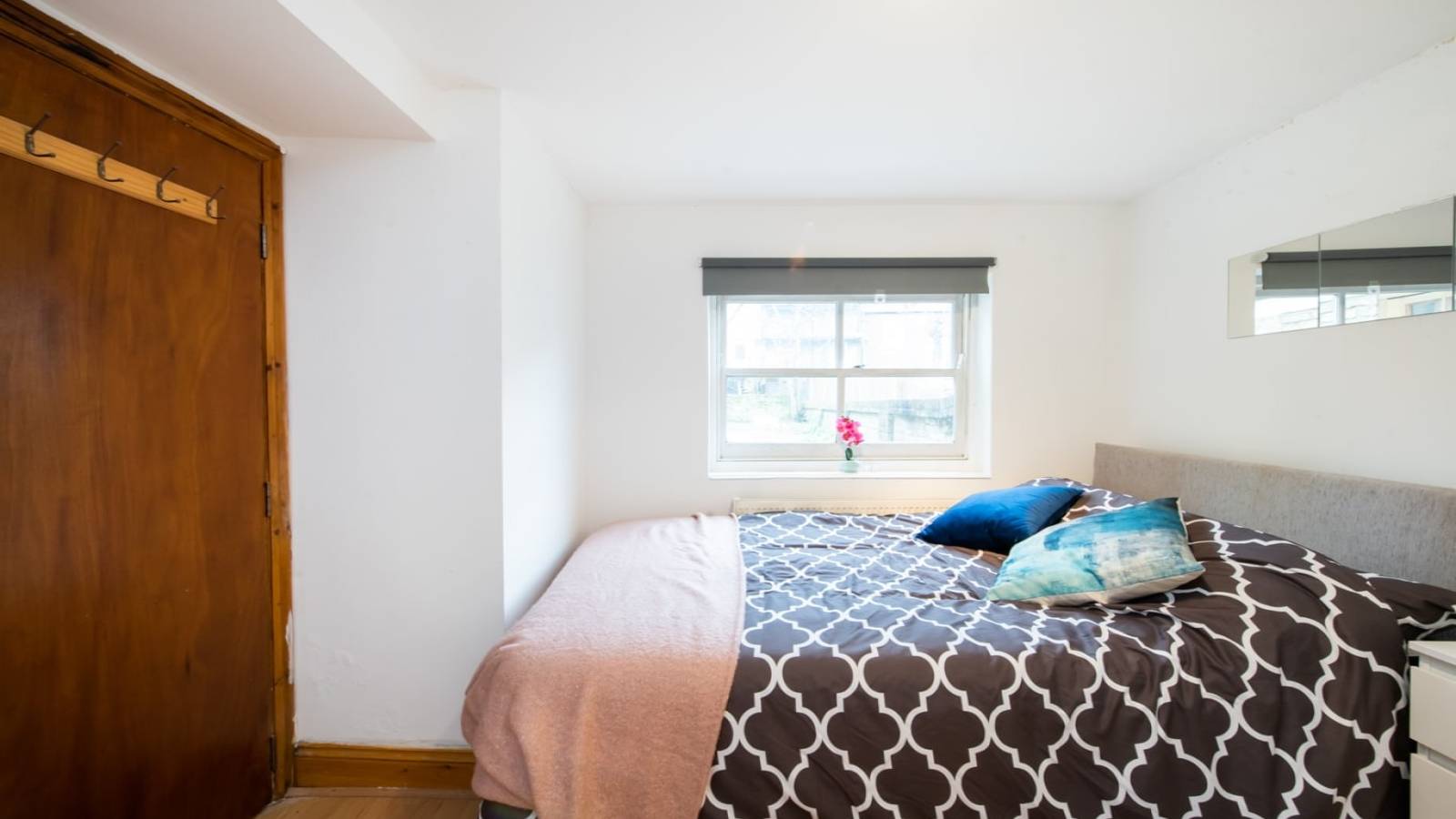 Room for rent in 4bedroom apartment in Archway, London (ref 1211249