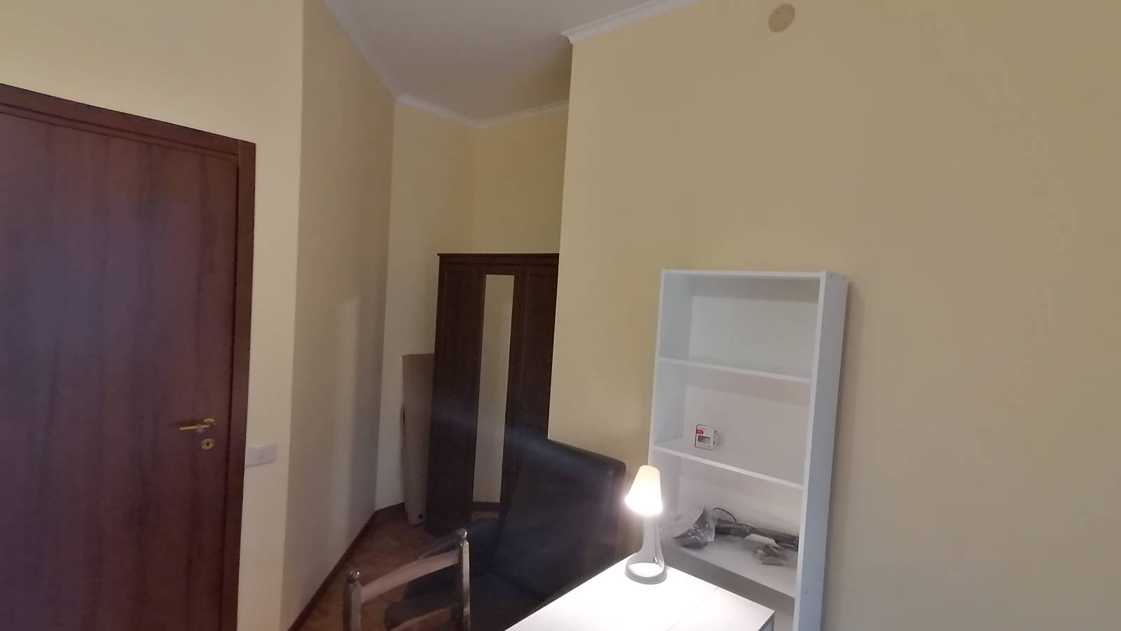 Room for rent in 5bedroom apartment in Padua ONLY FEMALES (ref 997388