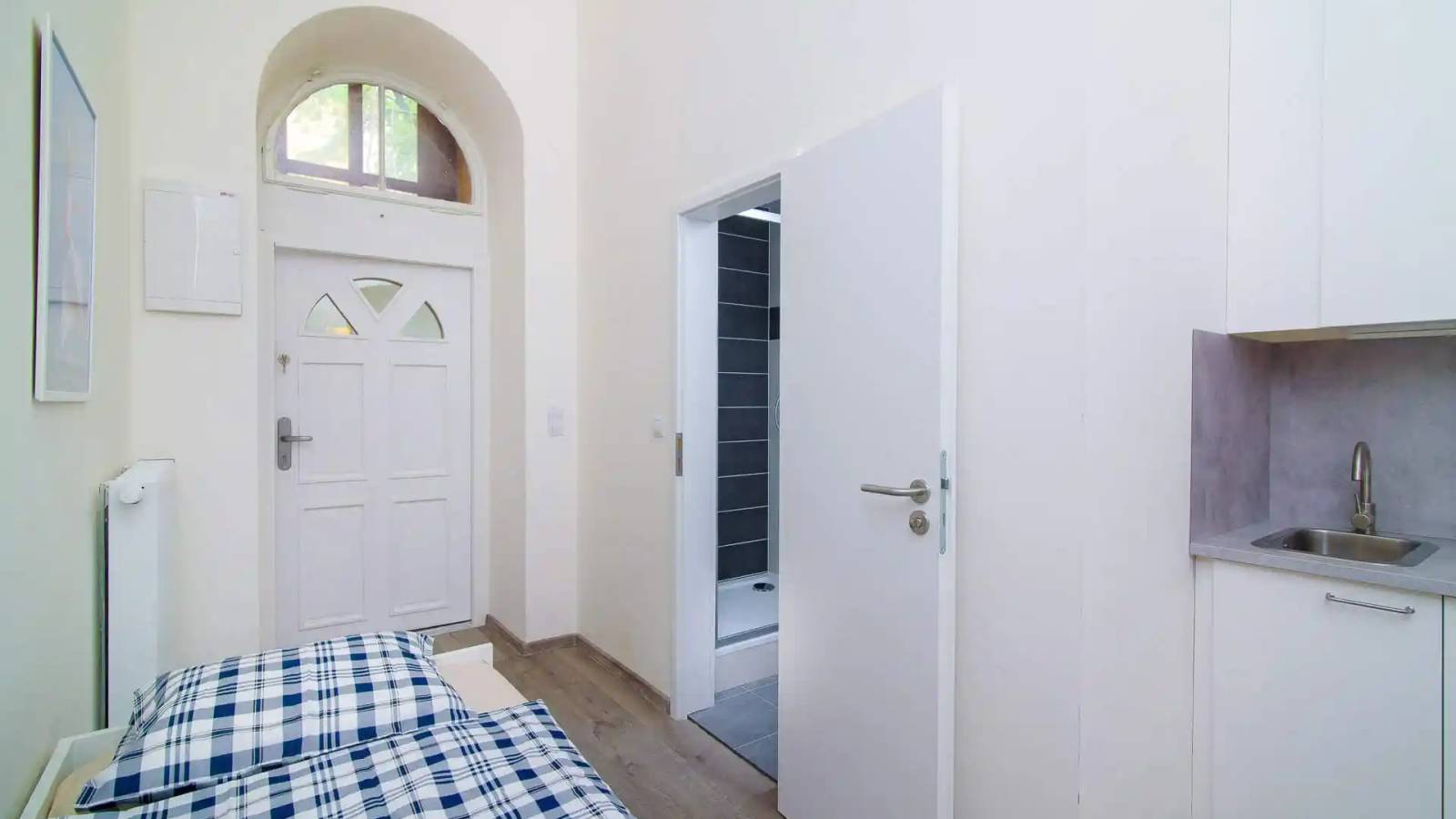 Studio apartment for rent in Prague (ref 915705) Spotahome