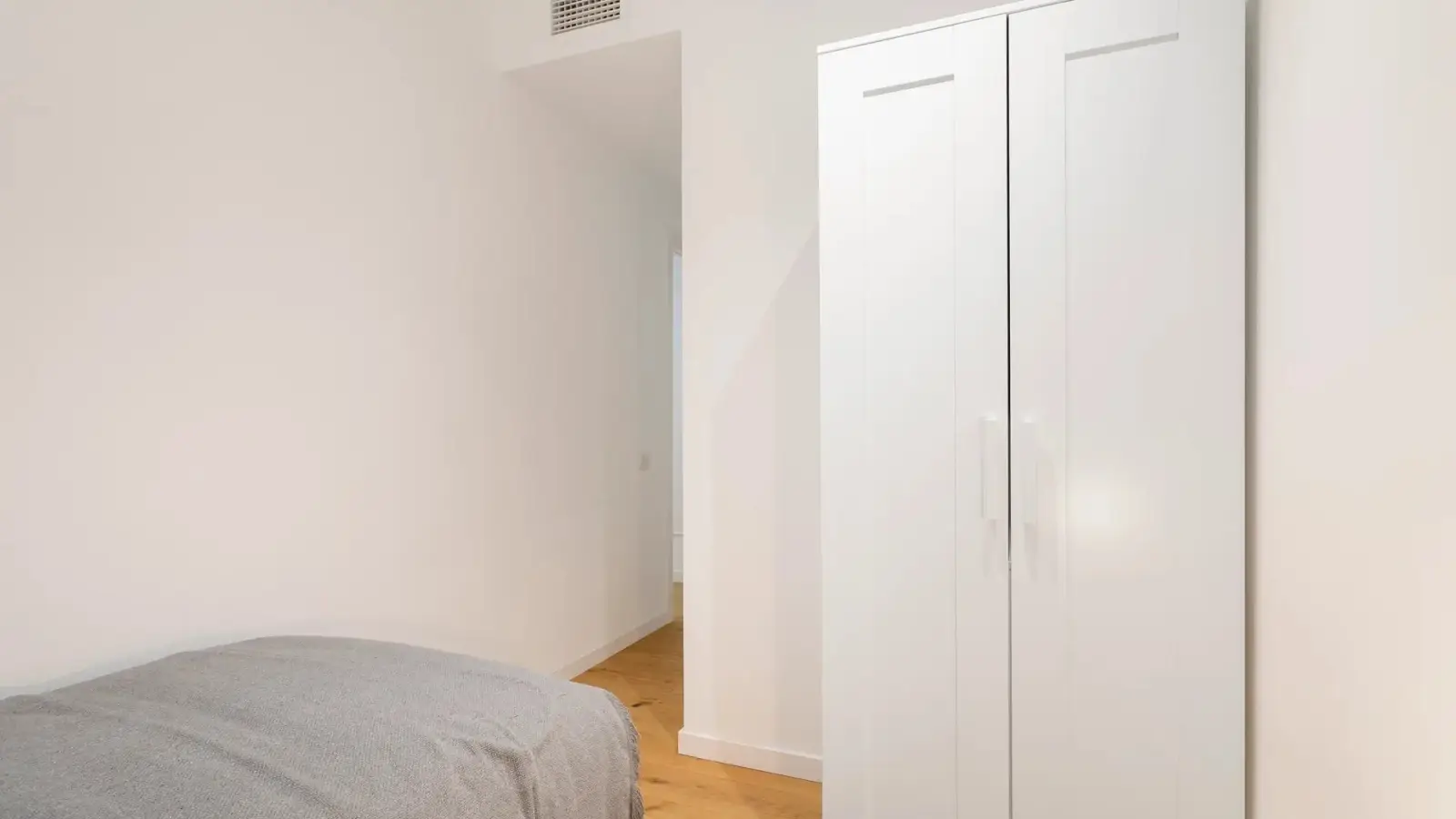 room5.1.jpg