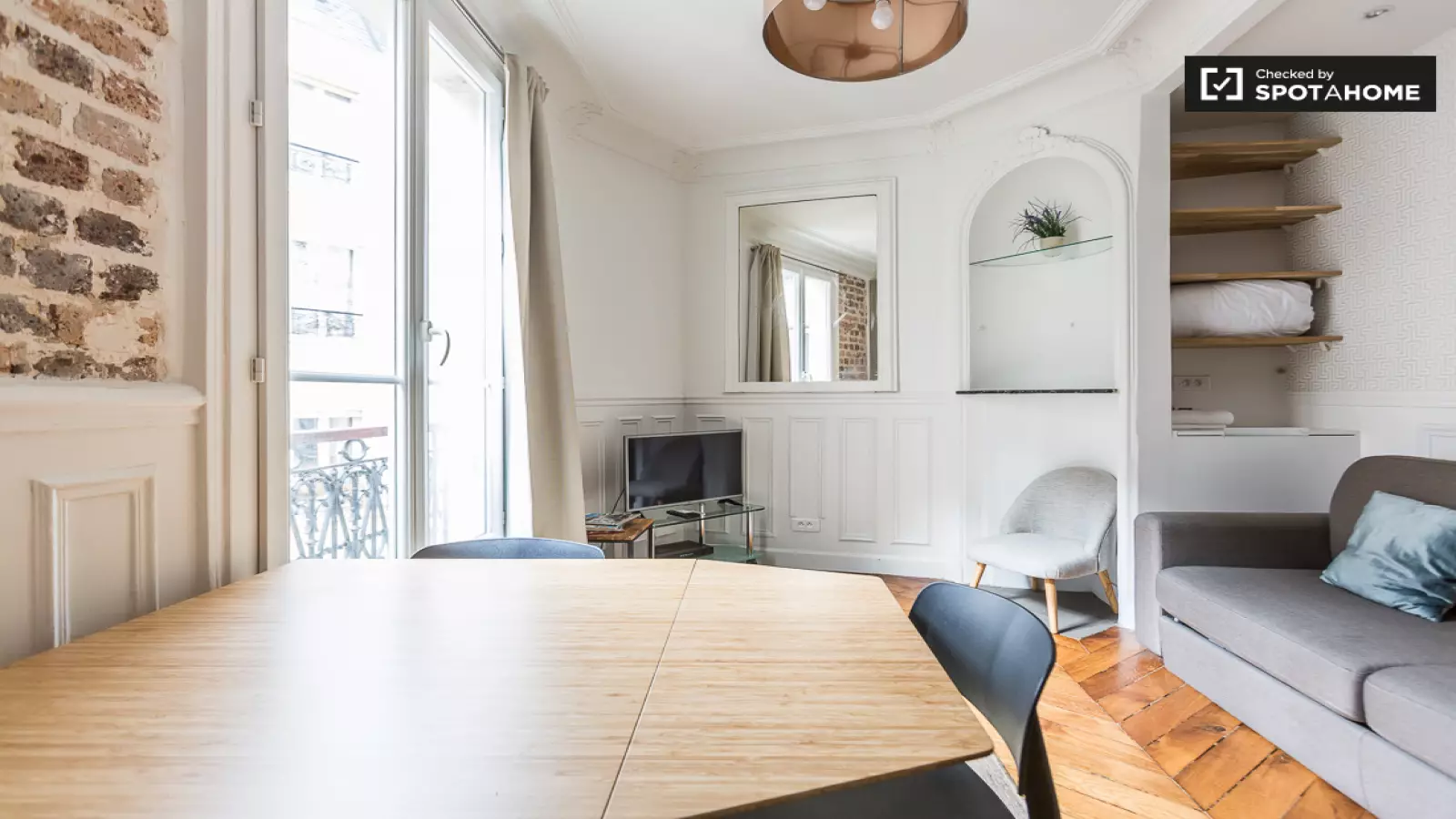 Living room / kitchen