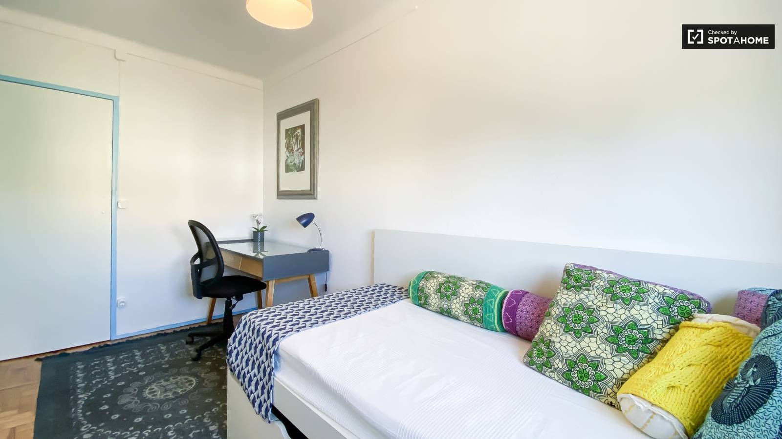 Room for rent in 4bedroom apartment in Olivais, Lisbon (ref 458863