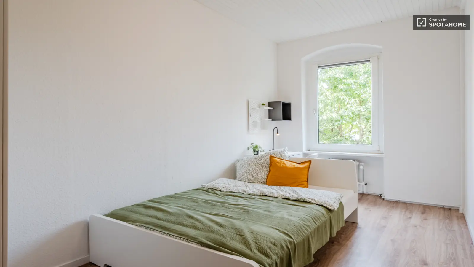 Zimmer 5.1.jpg