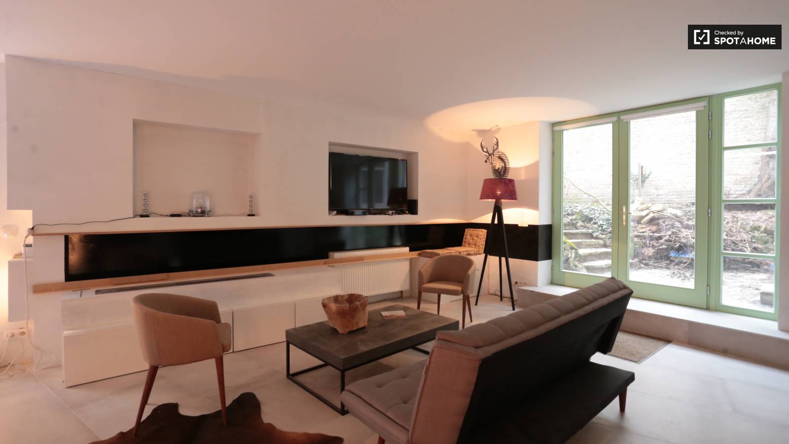 Stylish 1bedroom apartment for rent in Ixelles, Brussels (ref 155913