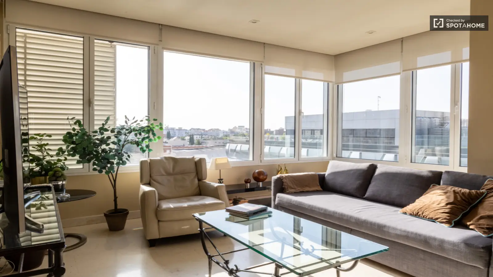 Checked by Claudia from Spotahome