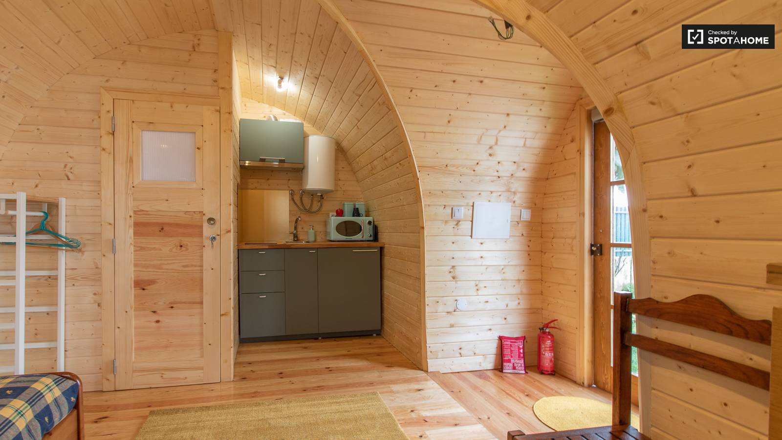 Studio apartment for rent in Santa Maria dos Olivais, Lisbon (ref