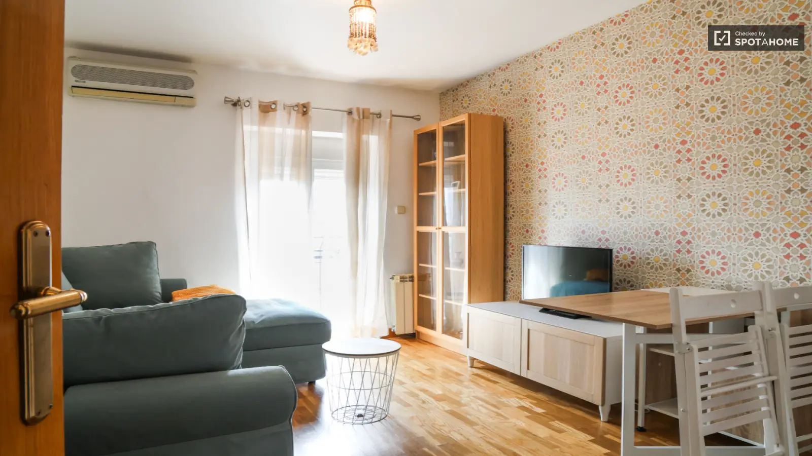 Checked by Claudia from Spotahome