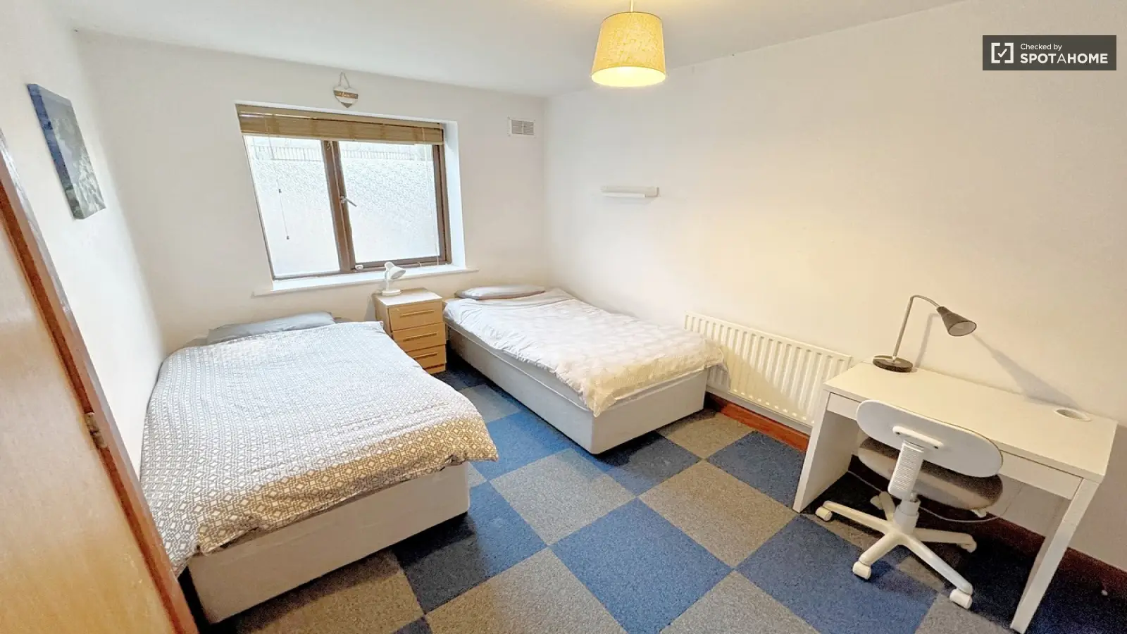 Twin ensuite Bedroom 4