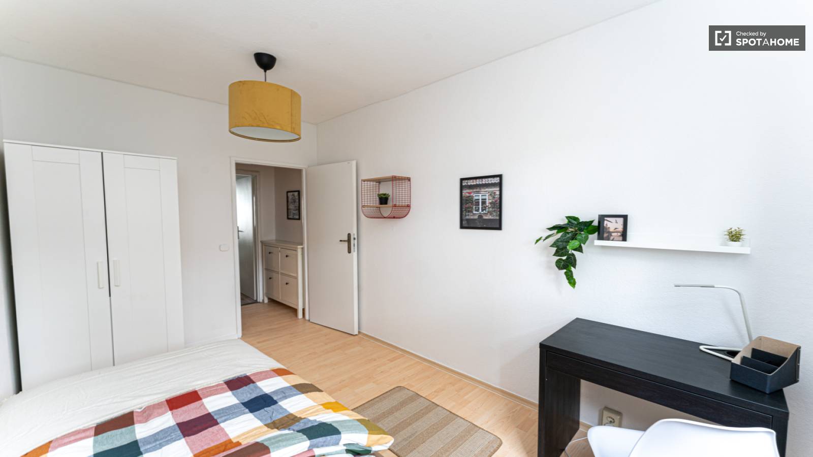 Room for rent in shared 4bedroom apartment in Potsdam (ref 1209005