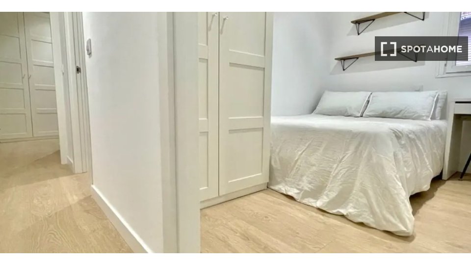 Double room Madrid, 18 beds — photo 25