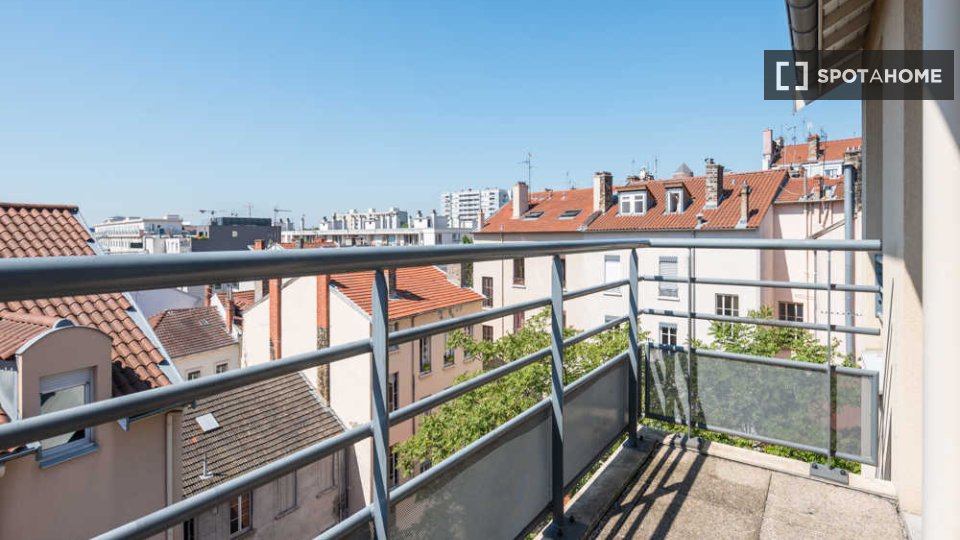 Double room Lyon, 3 beds, 80m² — photo 11