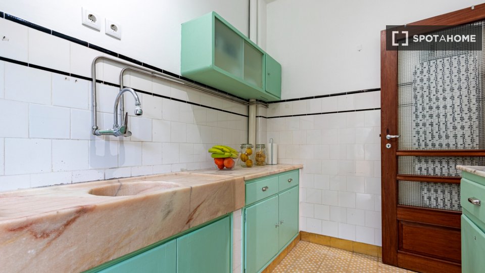 Double room Porto, 4 beds, 160m² — photo 1