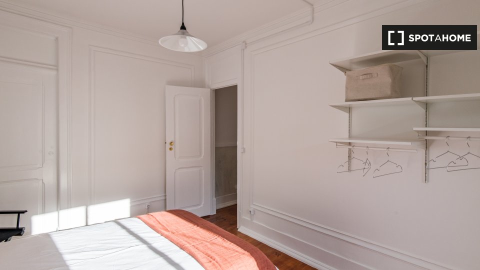 Double room Lisbon, 6 beds, 117m² — photo 15