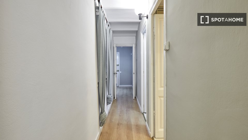 Apartment Barcelona, 3 beds, 71m² — photo 7