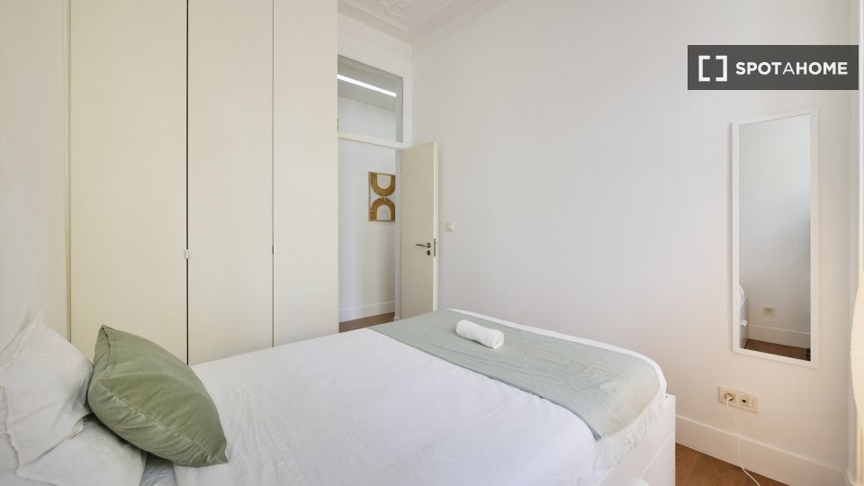Double room Lisbon, 9 beds — photo 8