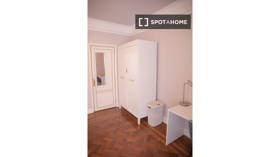 Double room Lisbon, 7 beds — photo 1