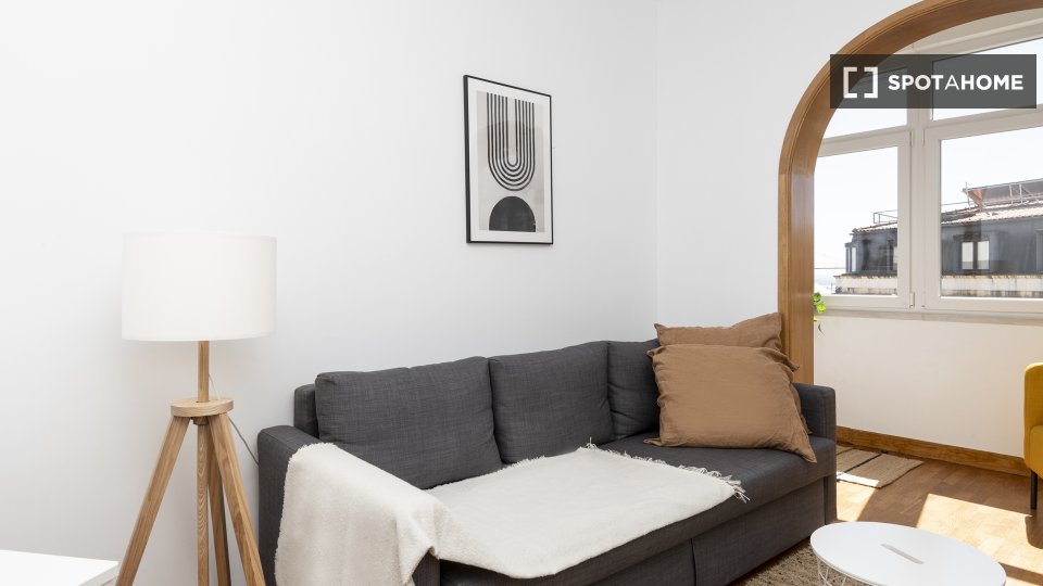 Apartment Lisbon, 2 beds, 65m² — photo 6