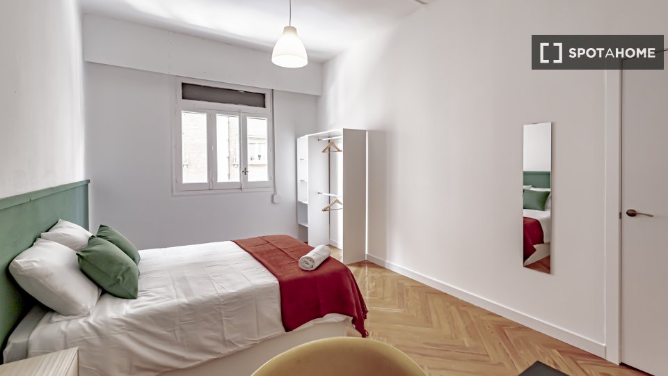 Double room Madrid, 8 beds — photo 7