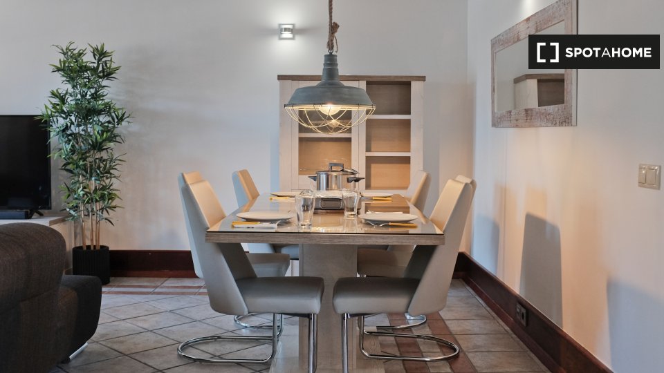 Apartment Lisbon, 4 beds, 123m² — photo 18