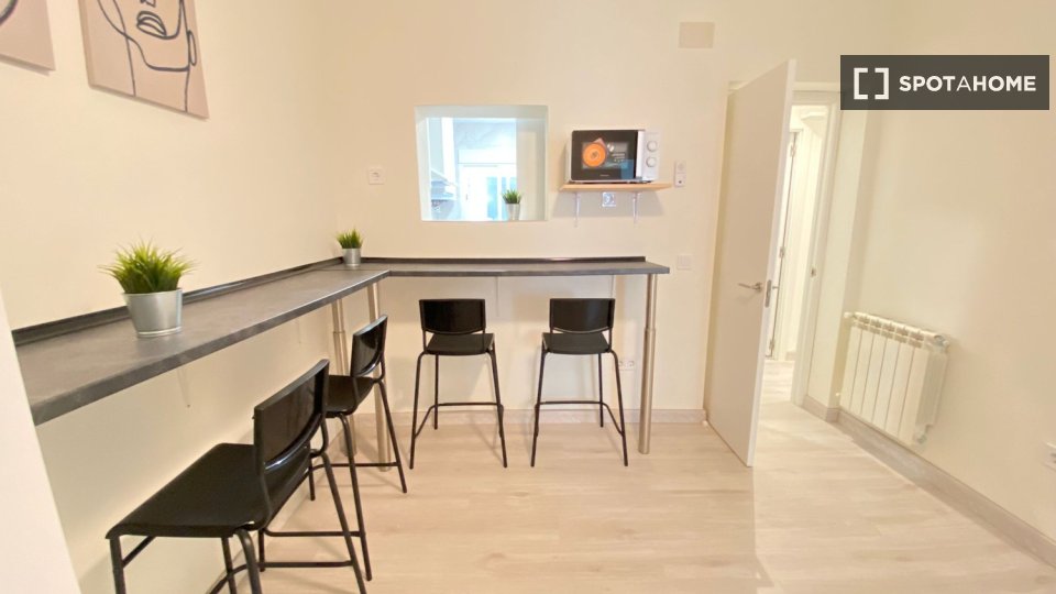Double room Madrid, 4 beds — photo 35