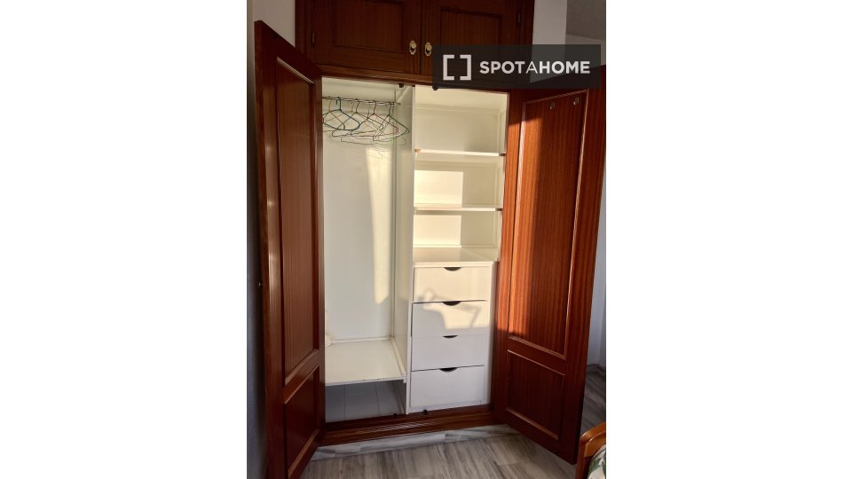 Double room Granada, 3 beds, 110m² — photo 38