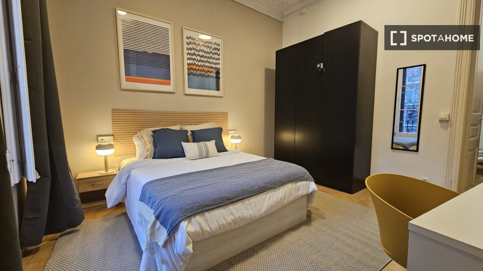 Double room Barcelona, 5 beds, 160m² — photo 10