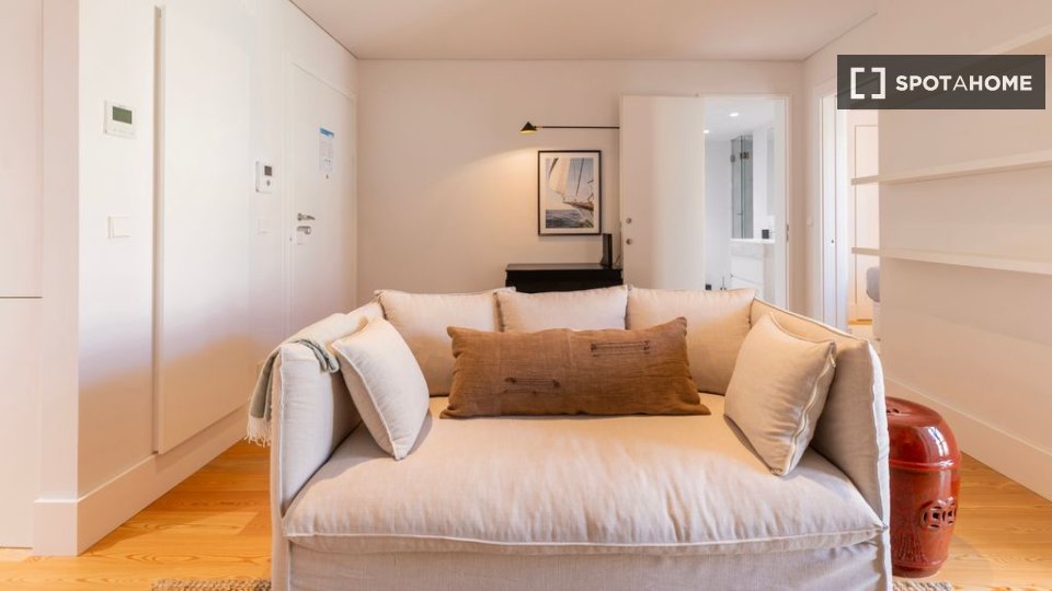Apartment Lisbon, 1 bed — photo 18