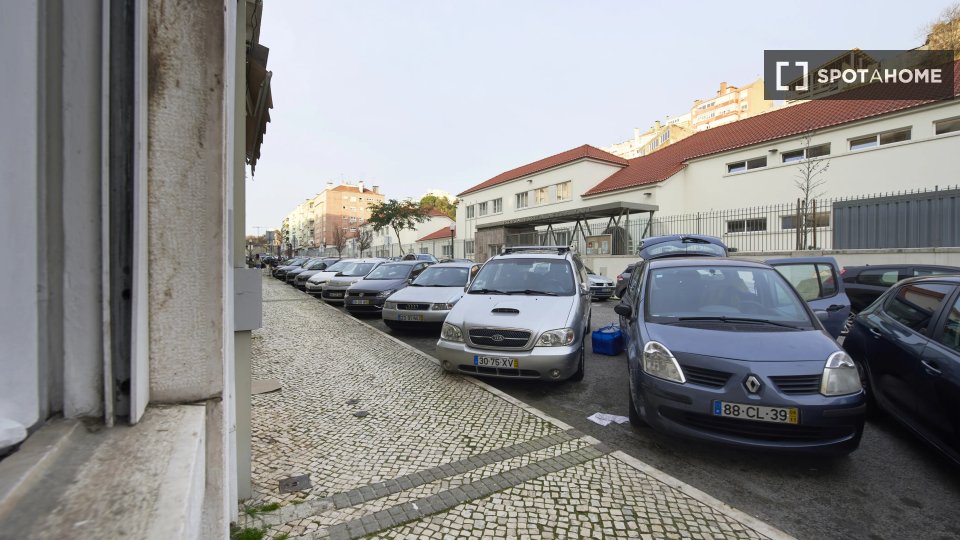 Double room Lisbon, 4 beds — photo 16
