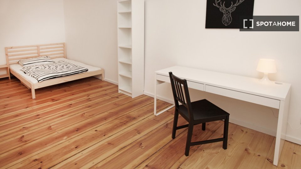 Double room Berlin, 5 beds, 124m² — photo 11