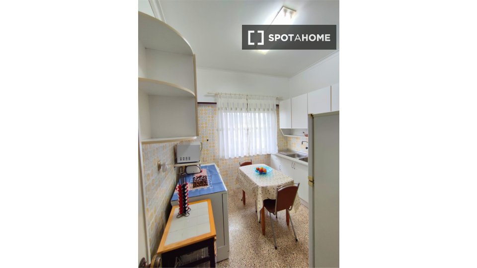 Double room Lisbon, 2 beds, 50m² — photo 7