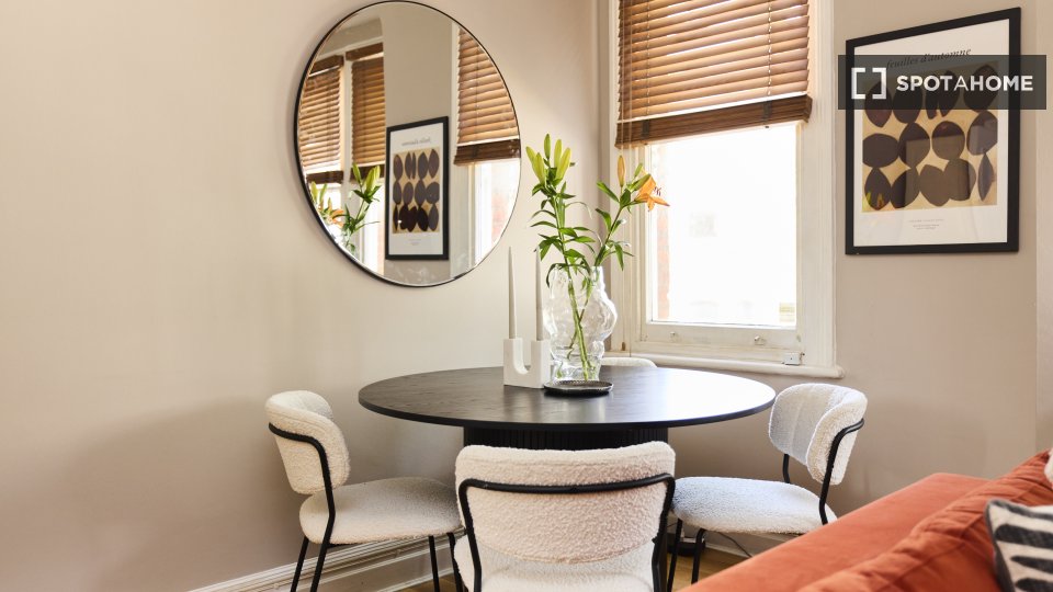 Apartment London, 2 beds, 90m² — photo 1