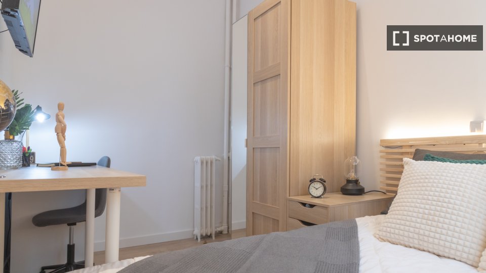 Double room Madrid, 5 beds — photo 14