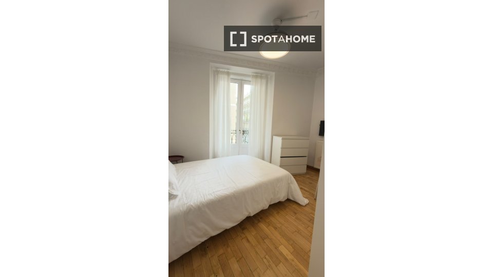 Double room Madrid, 5 beds — photo 2
