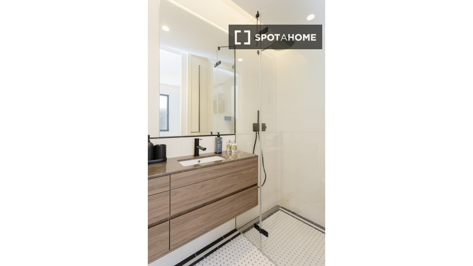 Apartment Porto, 2 beds, 246m² — photo 1