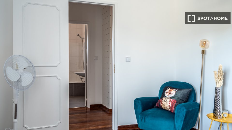 Apartment Lisbon, 3 beds — photo 17