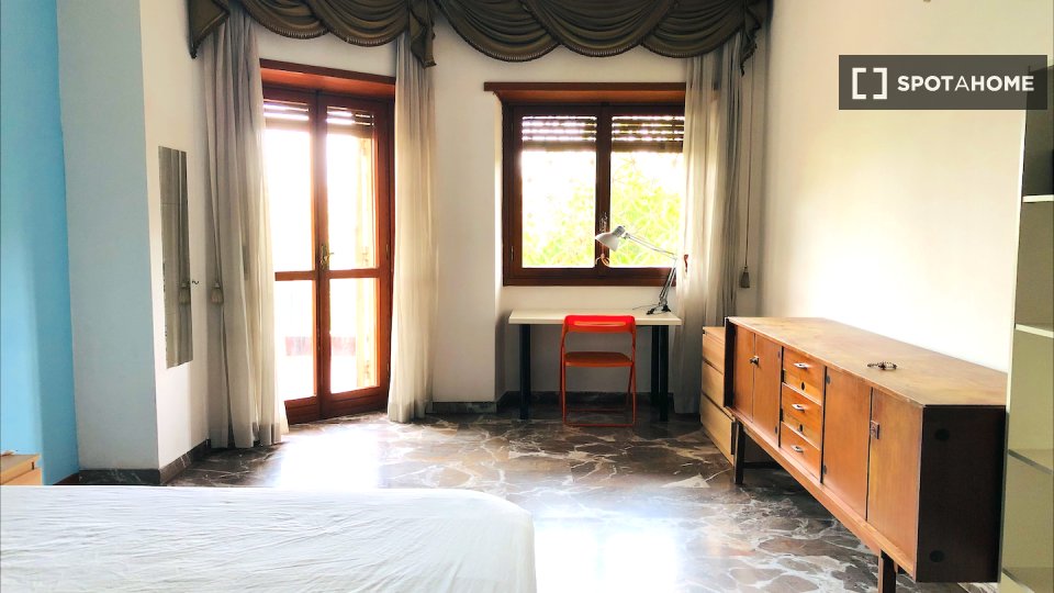 Double room Rome, 5 beds — photo 4