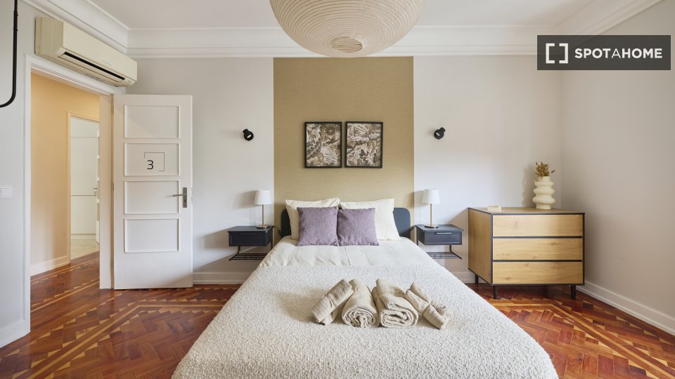 Double room Lisbon, 6 beds — photo 12