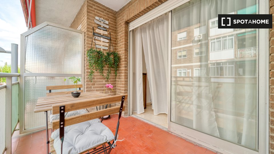 Double room Madrid, 4 beds, 50m² — photo 4