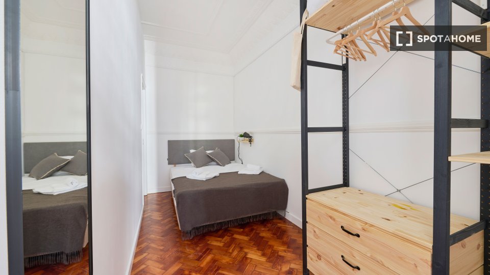 Double room Lisbon, 7 beds — photo 12