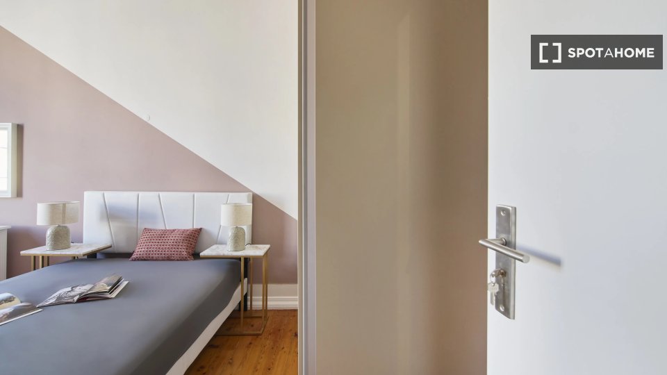 Double room Lisbon, 9 beds — photo 11