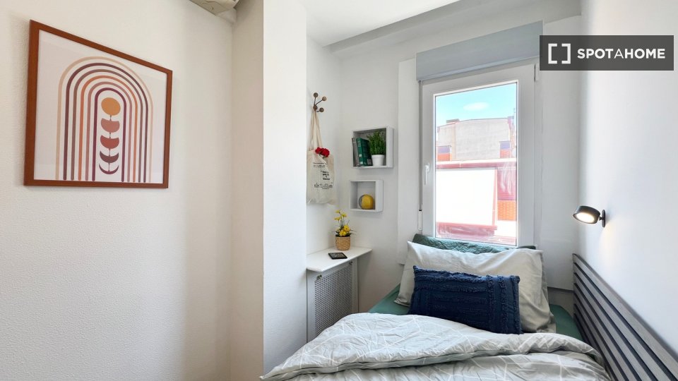 Double room Madrid, 6 beds — photo 12