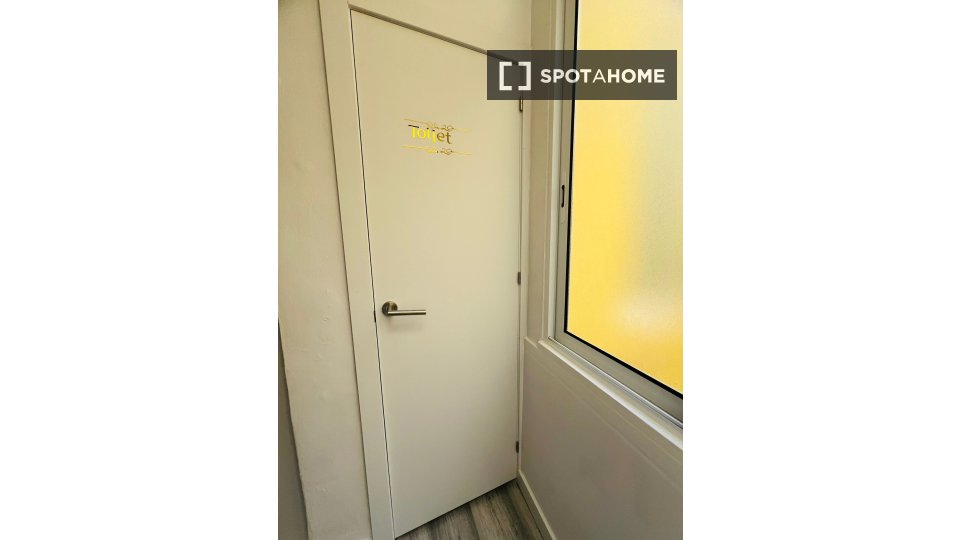 Double room Lisbon, 6 beds — photo 1