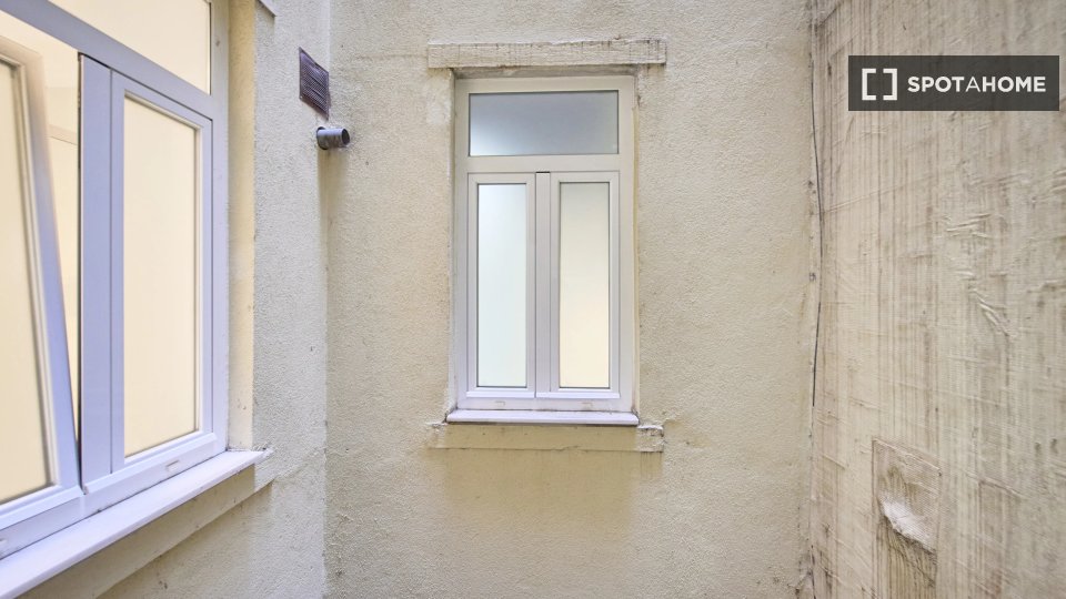 Double room Lisbon, 5 beds — photo 13