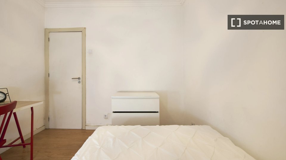 Double room Lisbon, 4 beds — photo 4