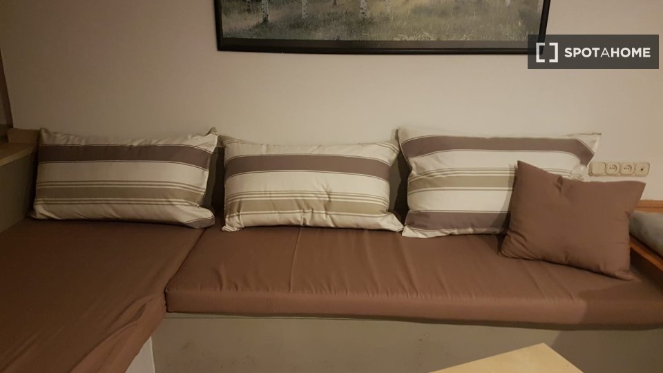 Double room Granada, 2 beds, 34m² — photo 1
