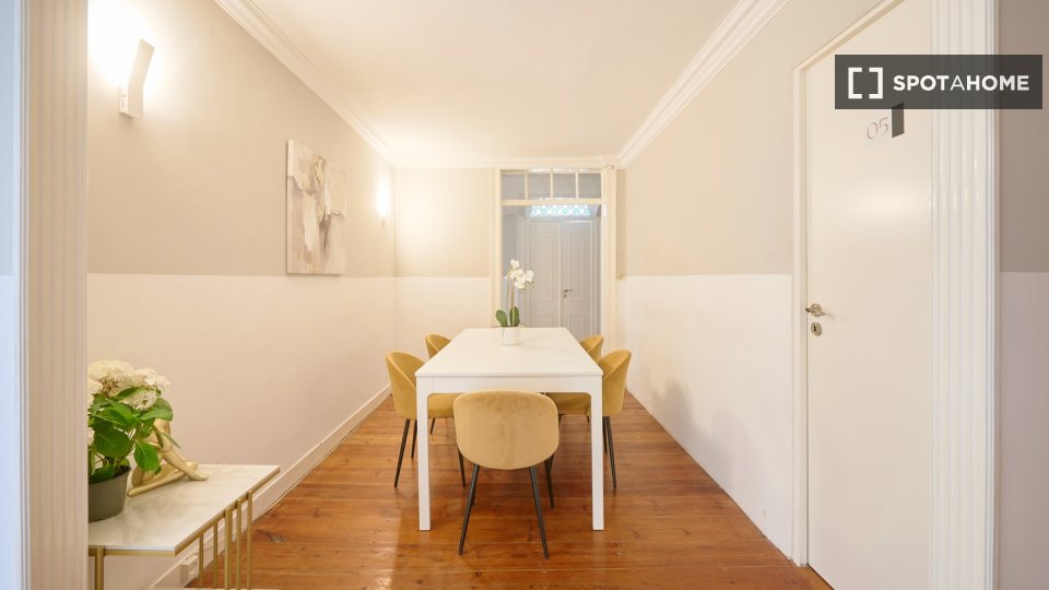 Double room Lisbon, 7 beds — photo 40