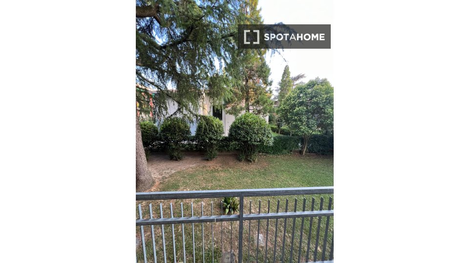 Double room Bologna, 3 beds, 130m² — photo 2