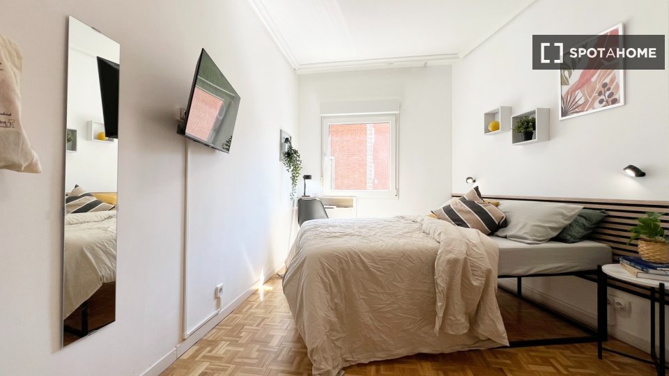 Double room Madrid, 6 beds — photo 1