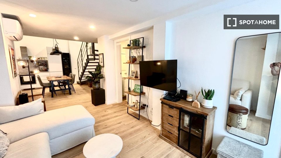 Apartment Barcelona, 3 beds, 105m² — photo 1