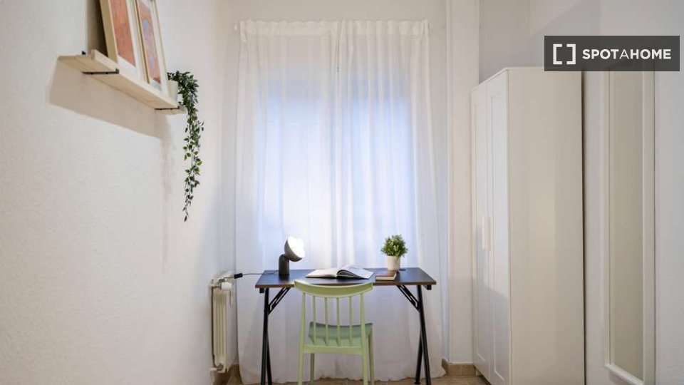 Double room Madrid, 25 beds — photo 14